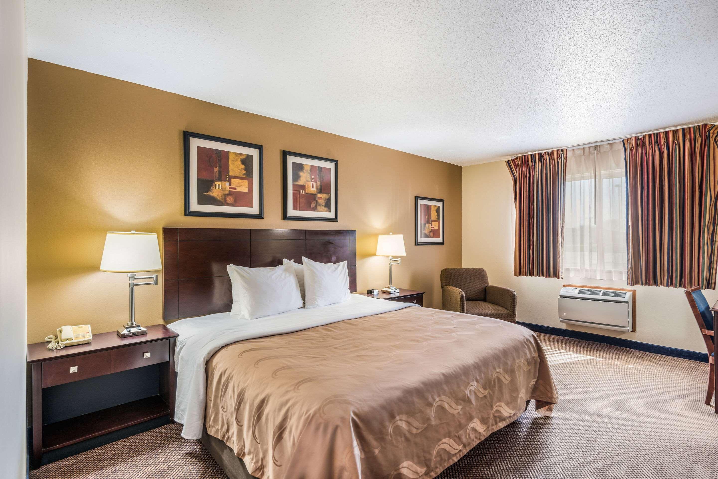 Quality Inn & Suites Eldridge Davenport North מראה חיצוני תמונה