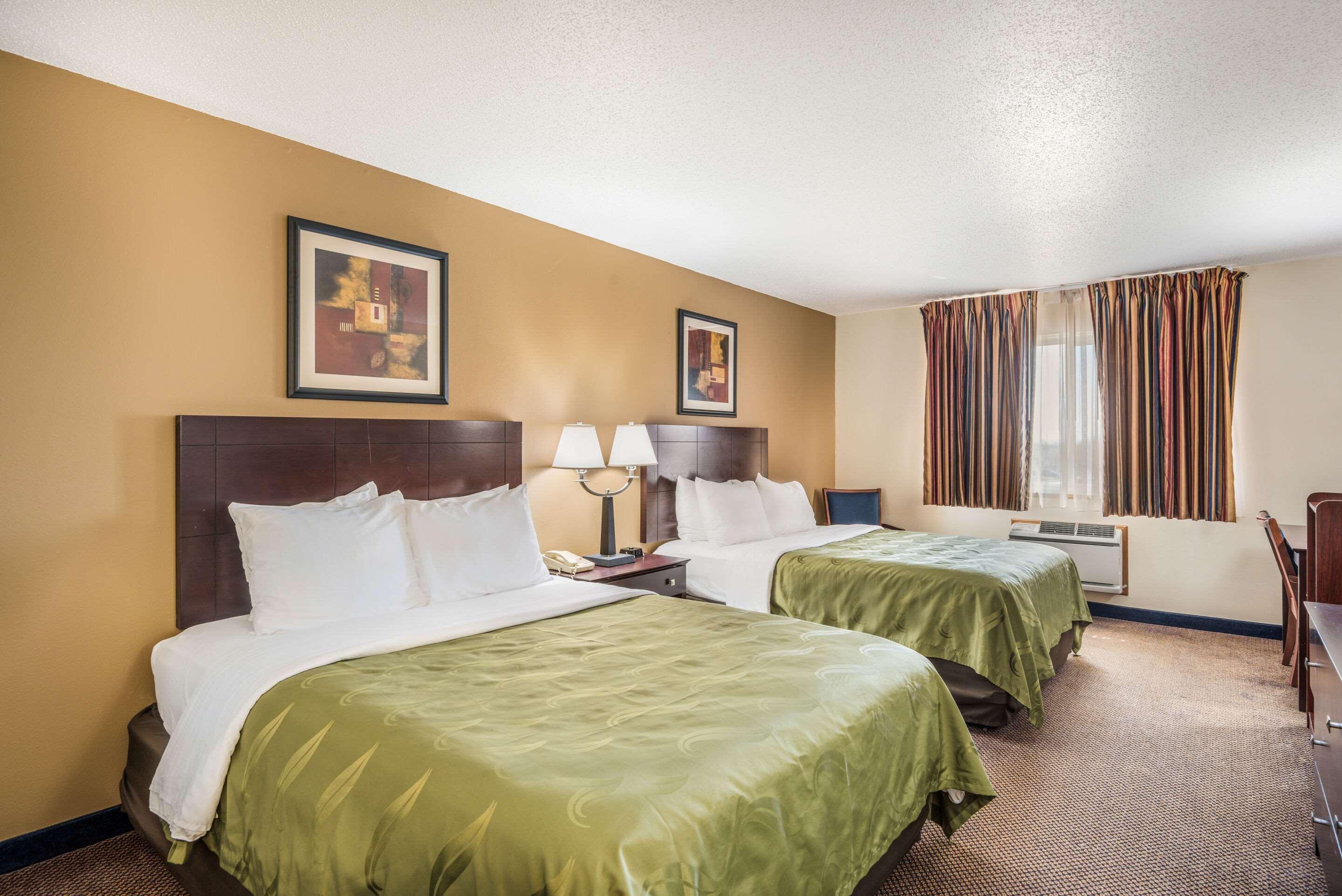 Quality Inn & Suites Eldridge Davenport North מראה חיצוני תמונה