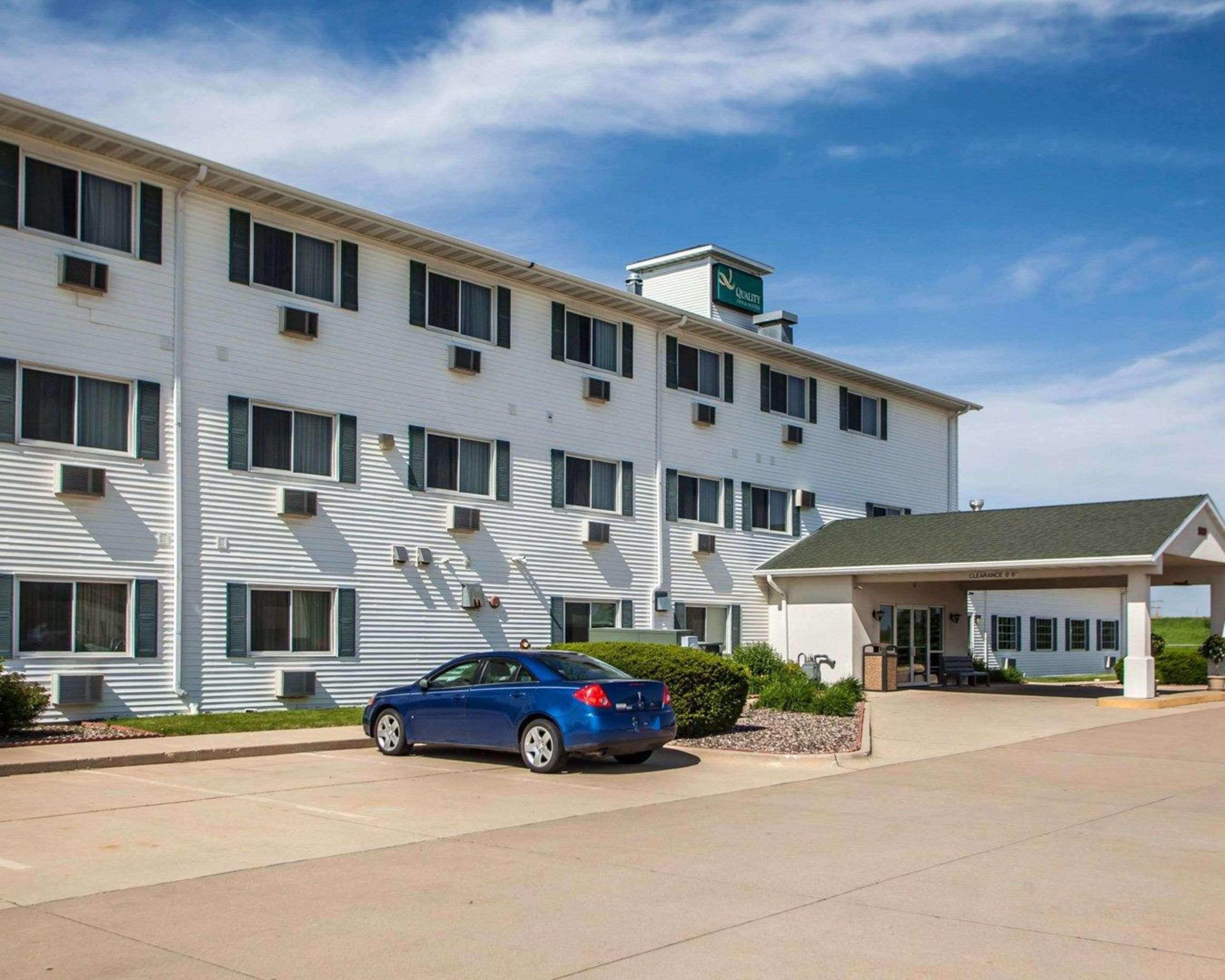 Quality Inn & Suites Eldridge Davenport North מראה חיצוני תמונה