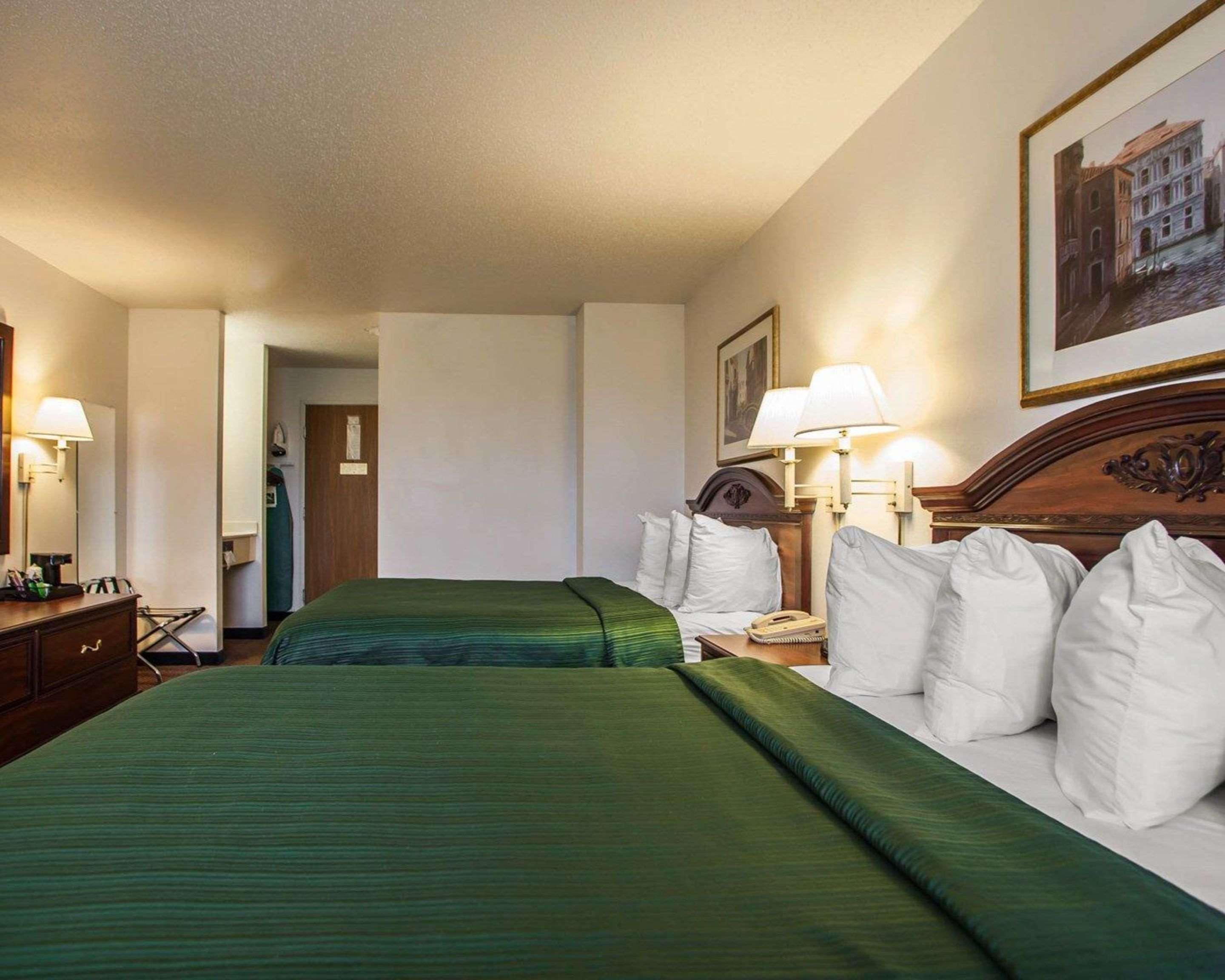 Quality Inn & Suites Eldridge Davenport North מראה חיצוני תמונה